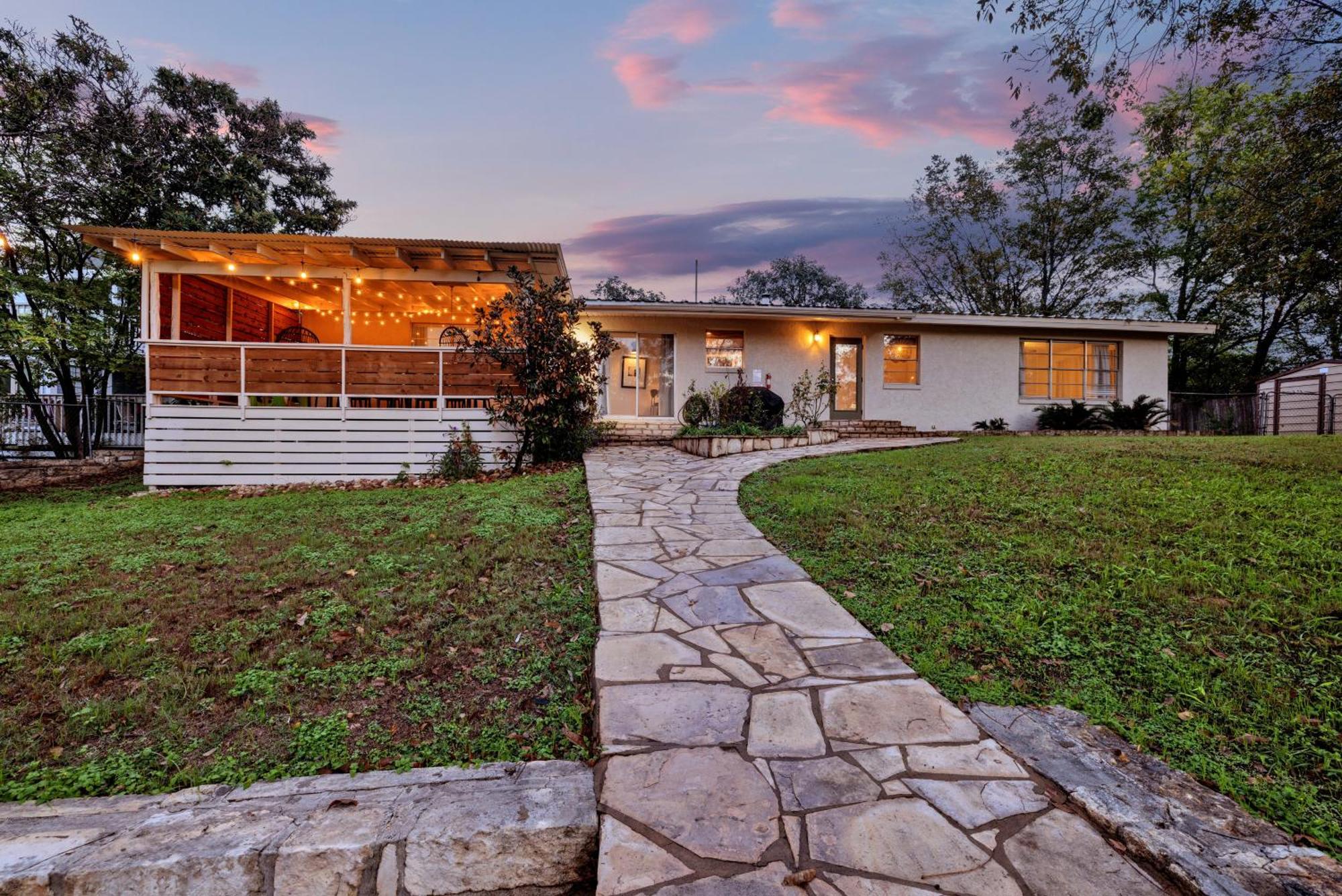 Luxury Lakefront Oasis With Boat Dock-Firepit McQueeney Exterior photo