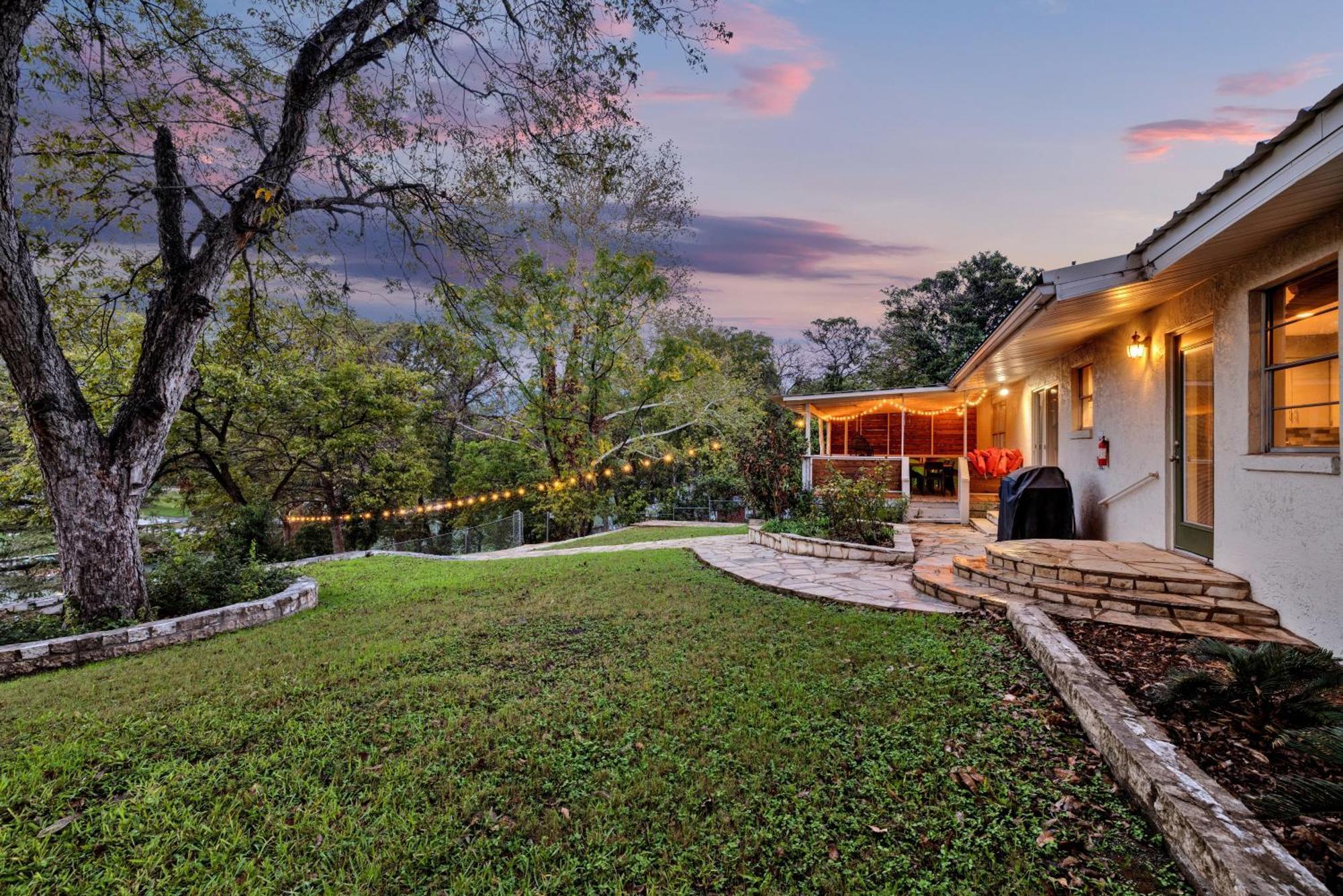Luxury Lakefront Oasis With Boat Dock-Firepit McQueeney Exterior photo